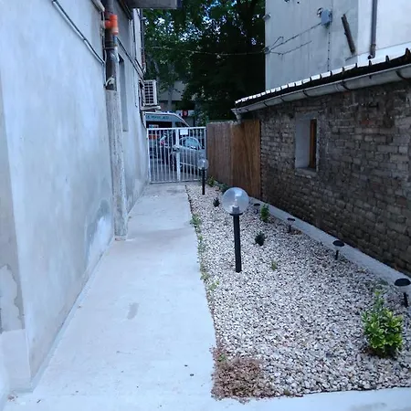 Isi ゲストハウス