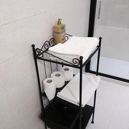 Isi ゲストハウス 3*