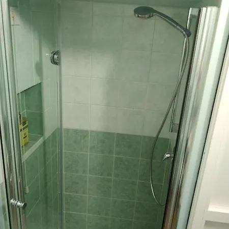 Isi ゲストハウス イェージ