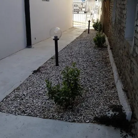 Гостевой дом Isi 3*